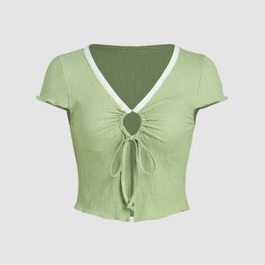 Cider size M NWT knotted V-neck cut out crop blouseK Green